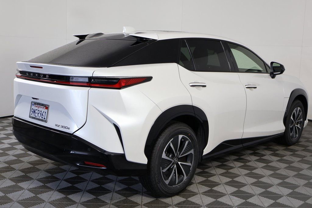 Used 2024 Lexus RZ 300e Premium w/ Accessory Package (Z1) image 4