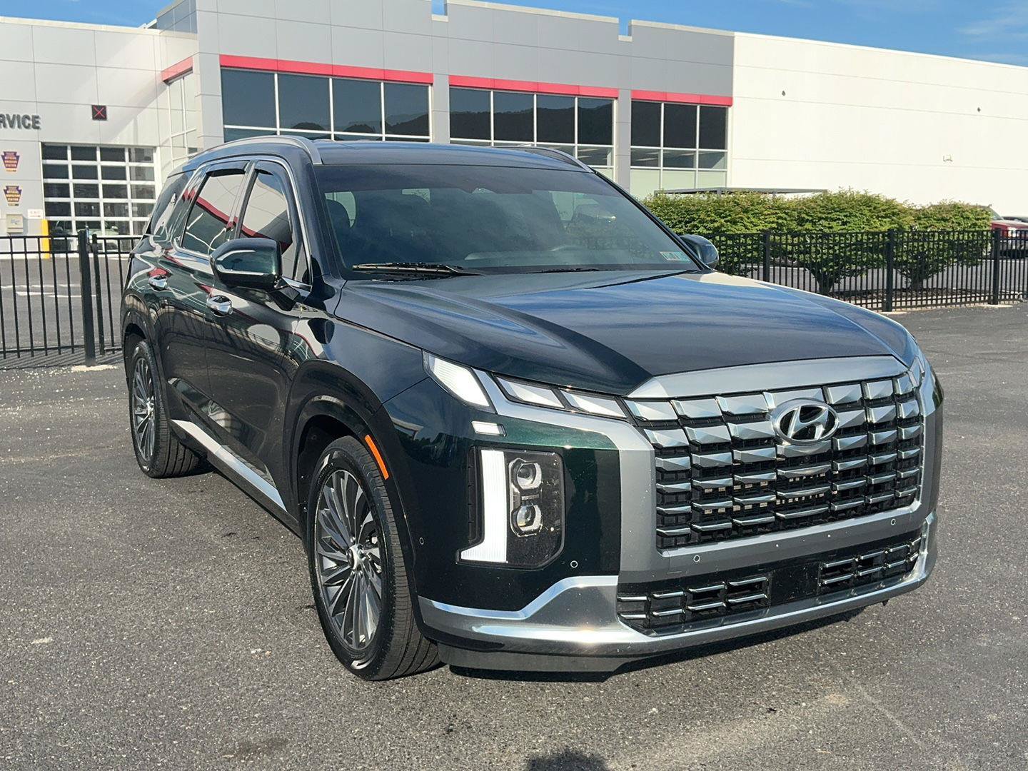 Used 2023 Hyundai Palisade Calligraphy AWD/4WD image 3