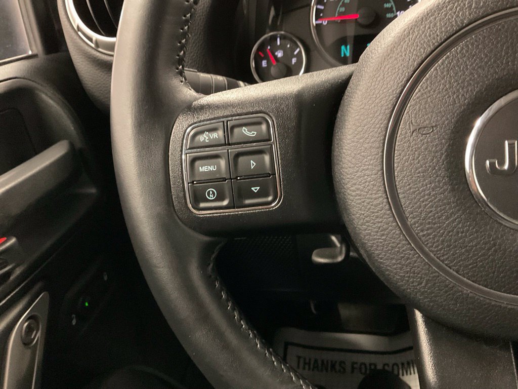 Used 2016 Jeep Wrangler Unlimited Sahara w/ Connectivity Group AWD/4WD image 18