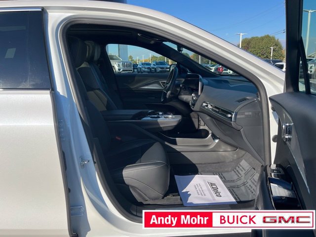 Used 2024 Cadillac Lyriq Tech AWD/4WD image 40