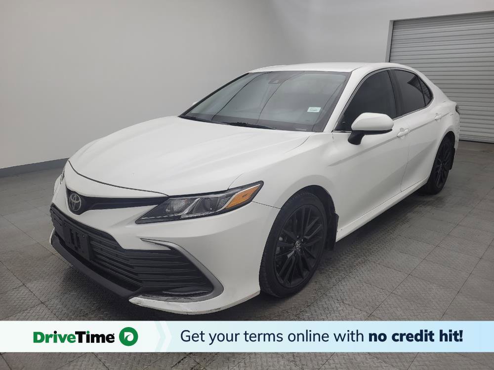 Used 2021 Toyota Camry LE image 1