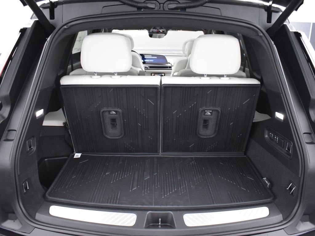 New 2026 Cadillac Vistiq Luxury w/ LPO, Floor Liner Package image 33