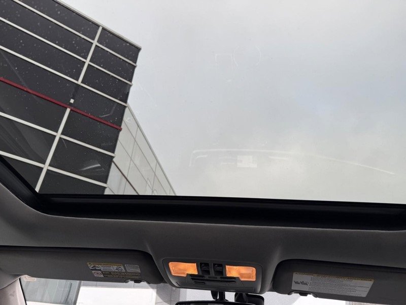 Used 2015 Toyota Highlander Limited Platinum image 16