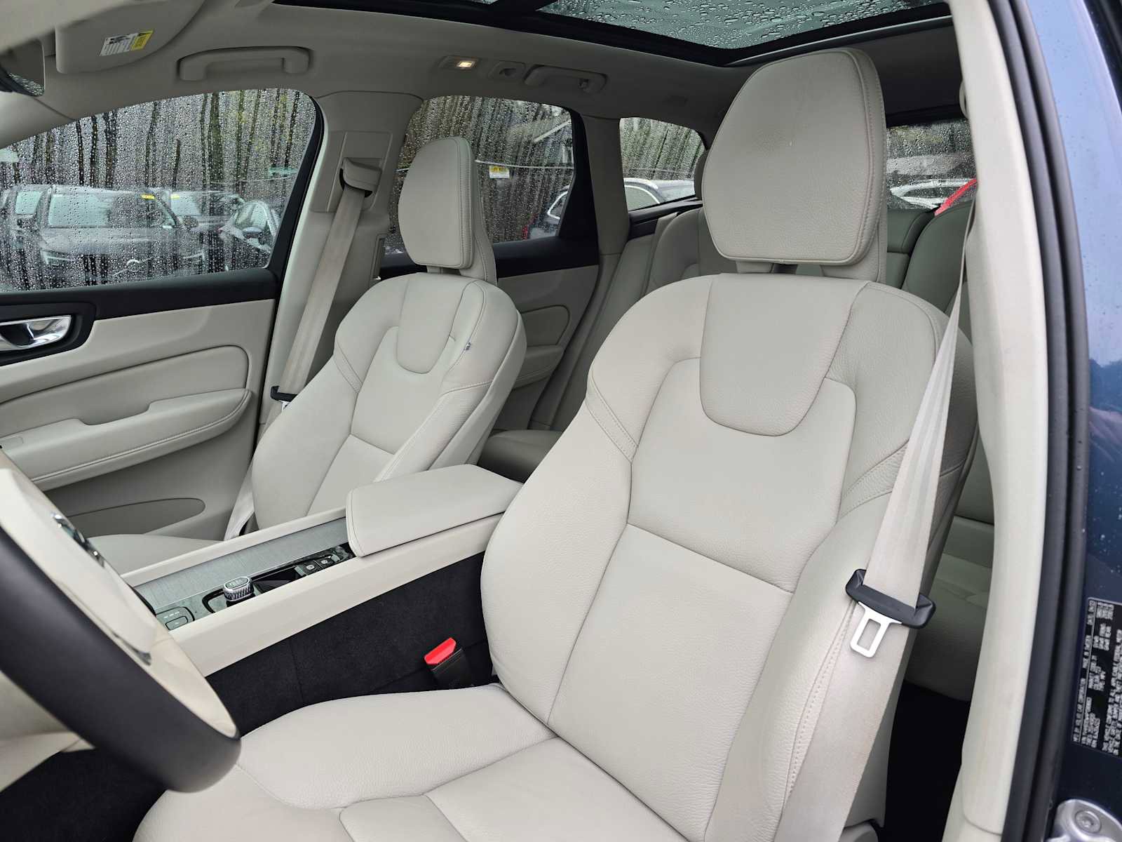 Certified 2023 Volvo XC60 T8 Plus w/ Climate Package image 21