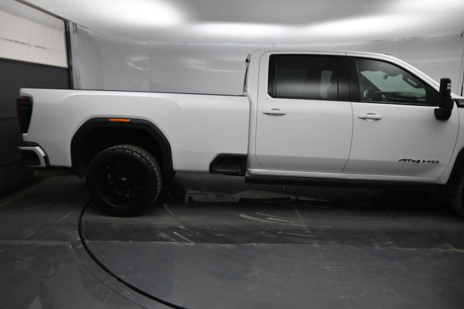 Used 2024 GMC Sierra 2500 AT4 w/ AT4 Premium Plus Package AWD/4WD image 15