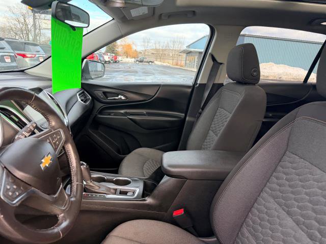 Used 2018 Chevrolet Equinox LT w/ Sun & Infotainment Package image 11