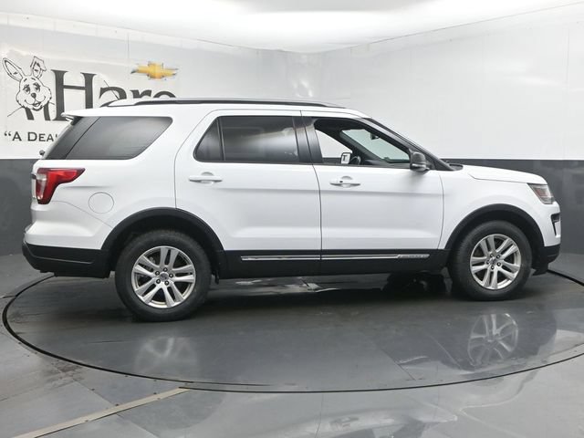 Used 2019 Ford Explorer XLT w/ Equipment Group 202A AWD/4WD image 38