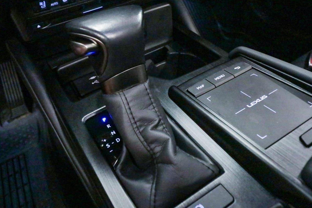 Used 2022 Lexus ES 350 Ultra Luxury w/ Accessory Package 2 FWD image 22