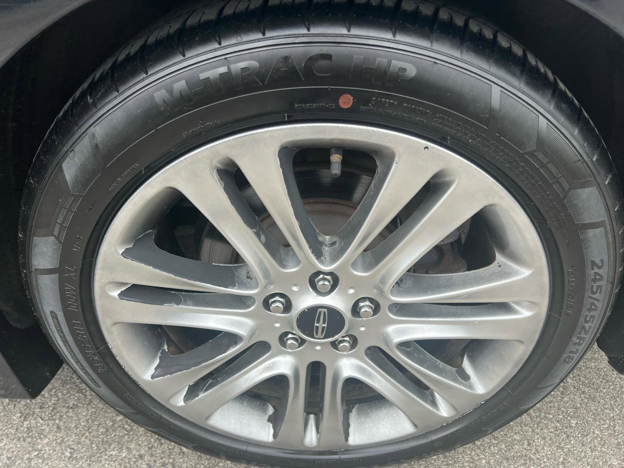 Used 2013 Lincoln MKZ FWD image 4