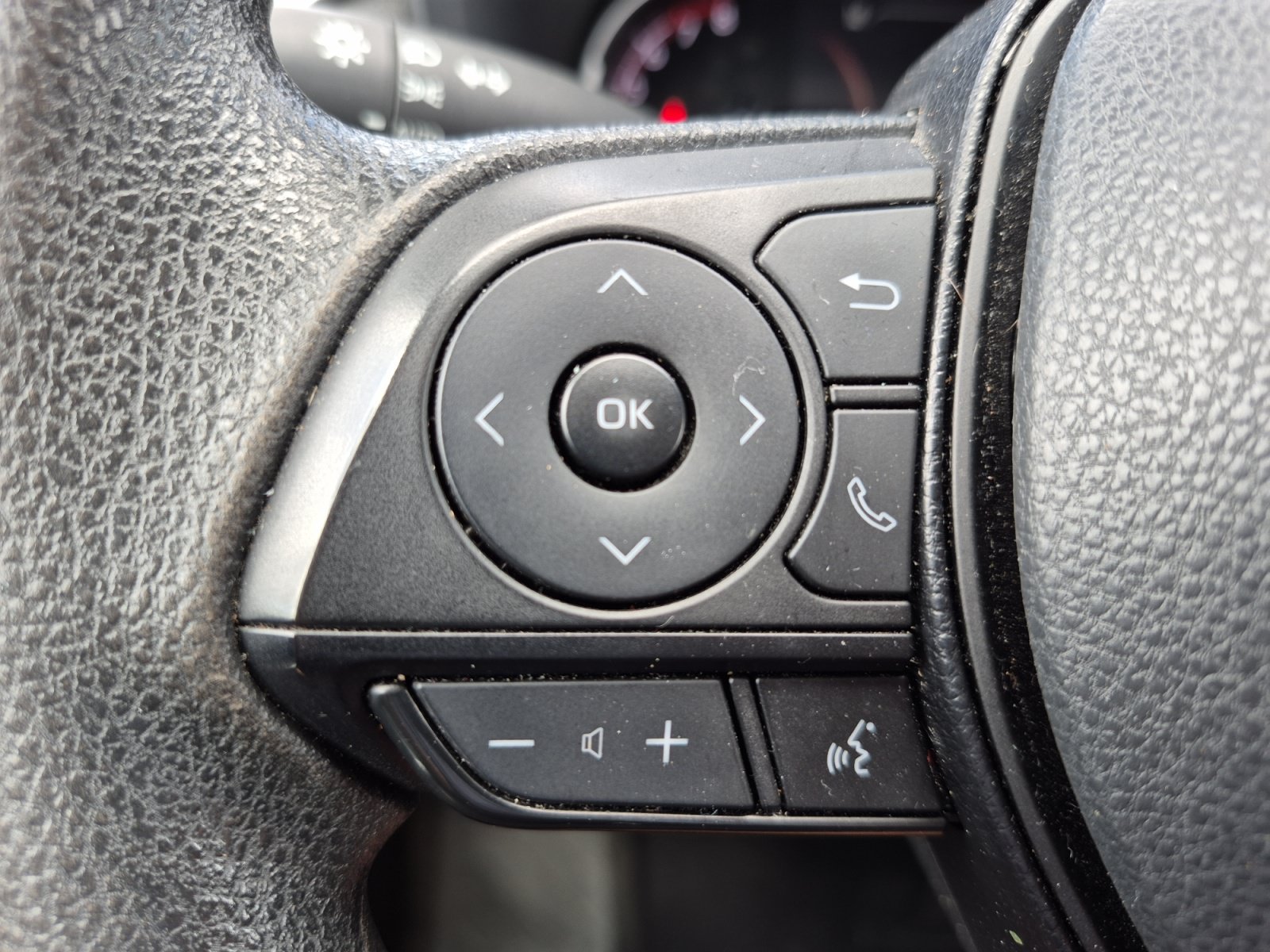 Used 2024 Toyota RAV4 XLE AWD/4WD image 11