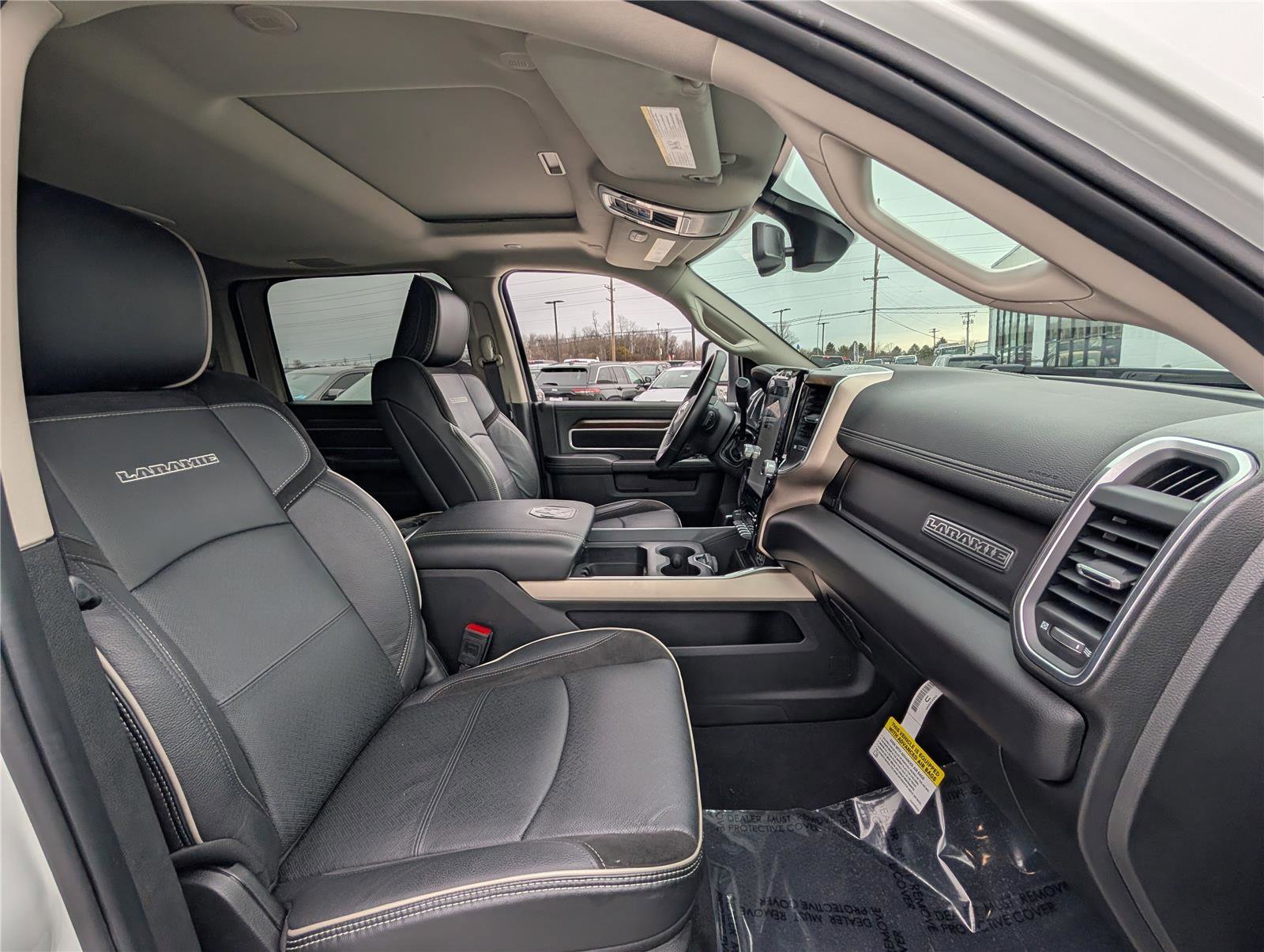 Used 2024 RAM 2500 Laramie w/ Chrome Bumper Package image 11