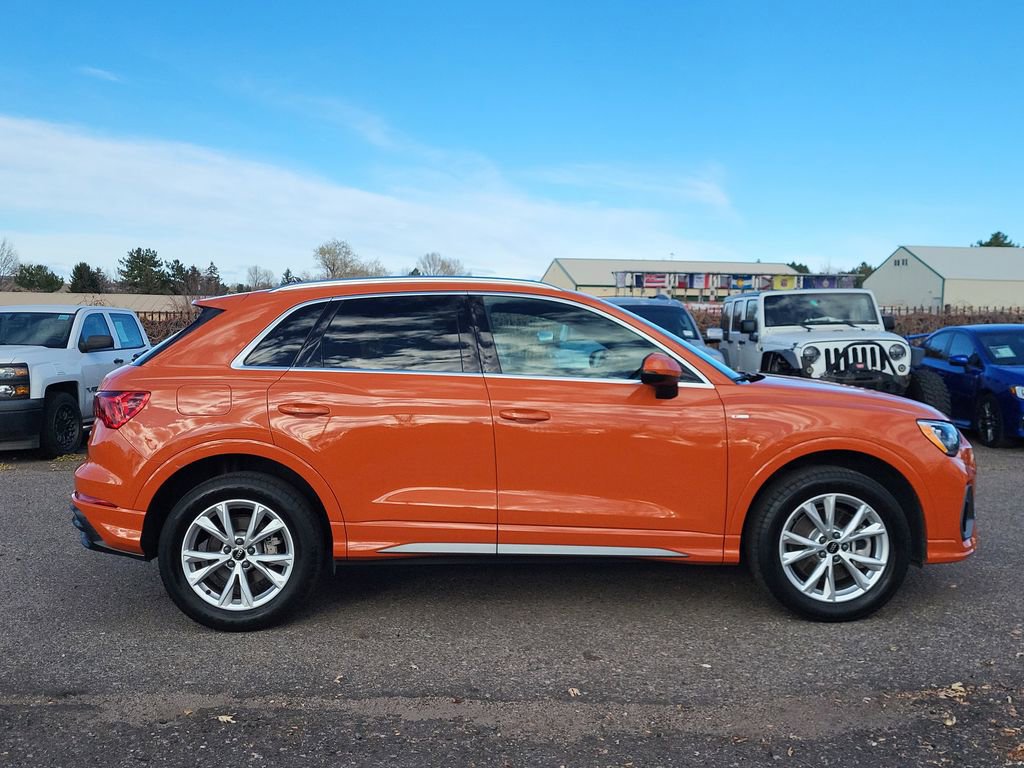 Used 2022 Audi Q3 2.0T Premium w/ Convenience Package image 3