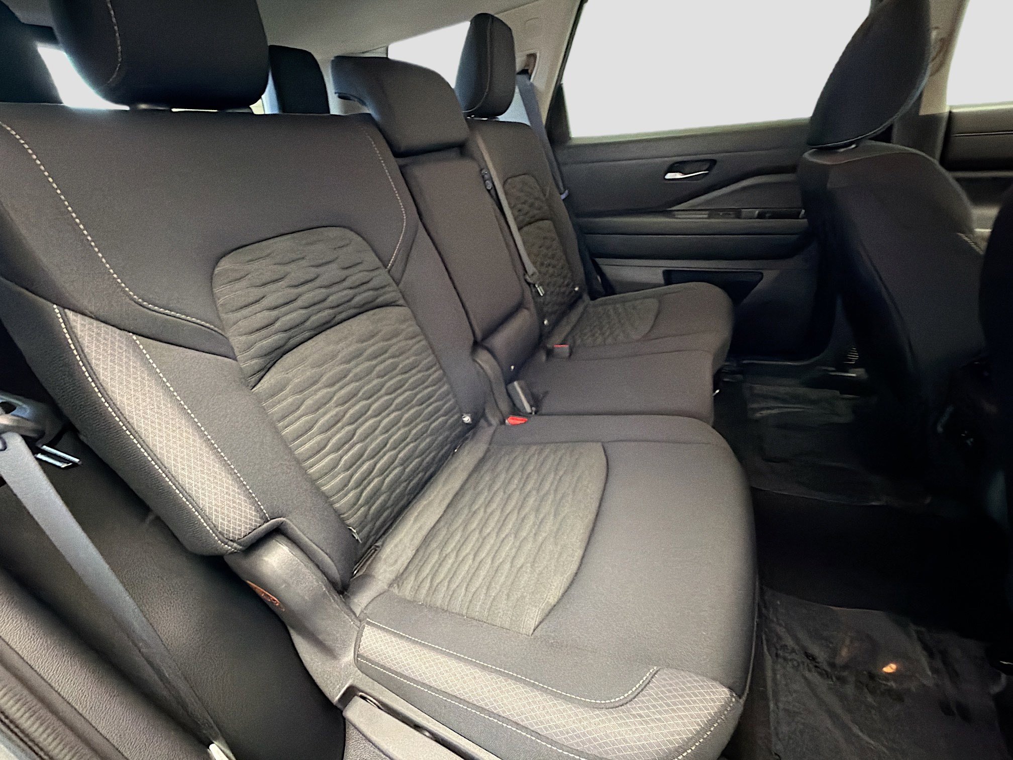 Used 2022 Nissan Pathfinder SV image 14