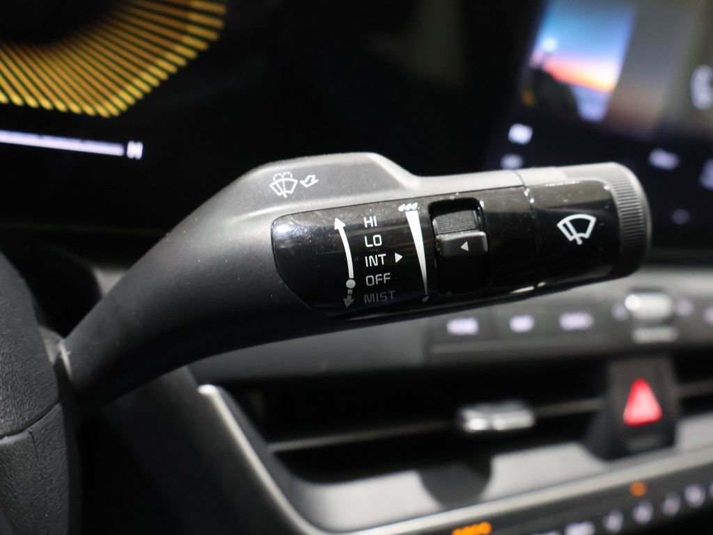 Used 2025 Kia K4 LXS image 36