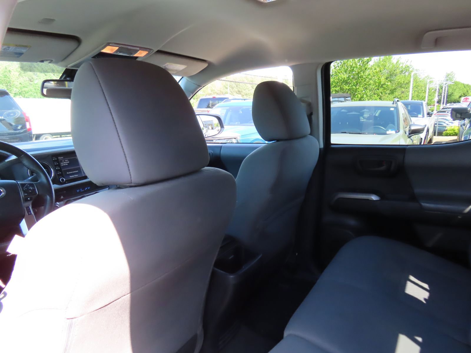 Used 2022 Toyota Tacoma SR5 AWD/4WD image 28