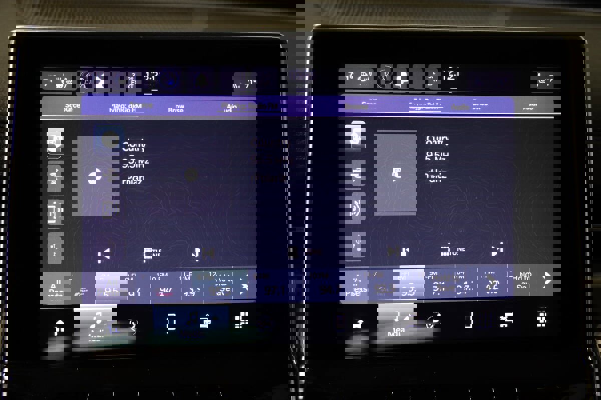 Used 2022 Jeep Compass Limited image 43