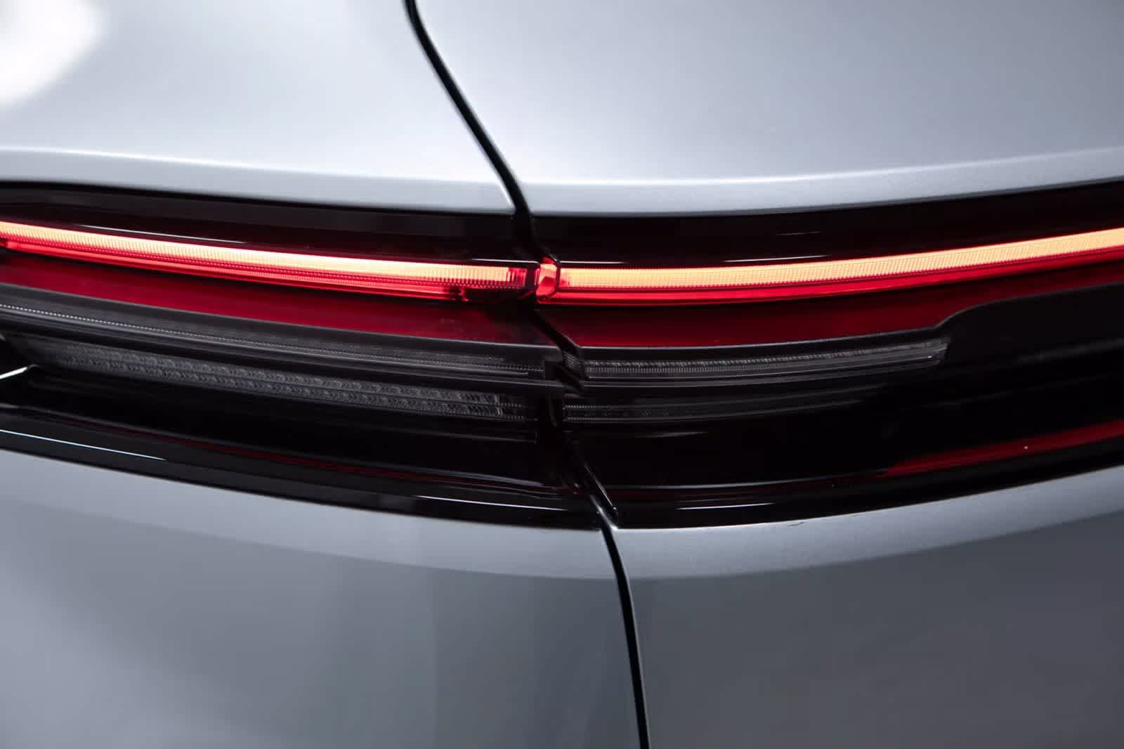Certified 2026 Porsche Macan 4S Electric AWD/4WD image 18