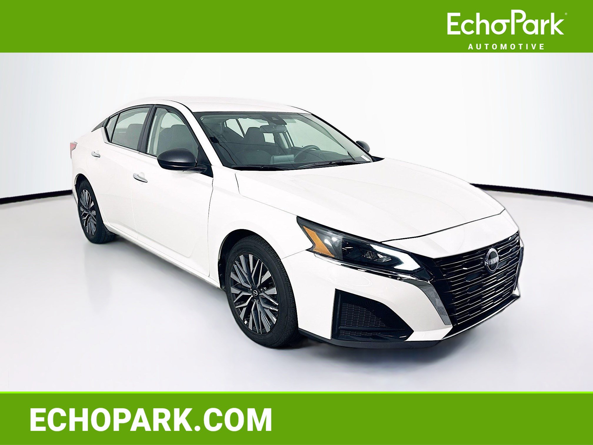 Used 2025 Nissan Altima 2.5 SV FWD image 1