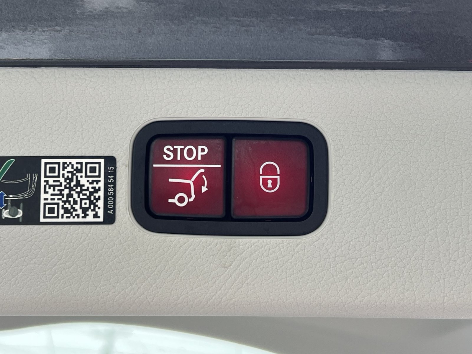 Certified 2023 Mercedes-Benz EQS 580 4MATIC SUV image 33