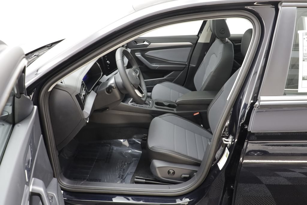 New 2027 Volkswagen Jetta SE FWD image 7
