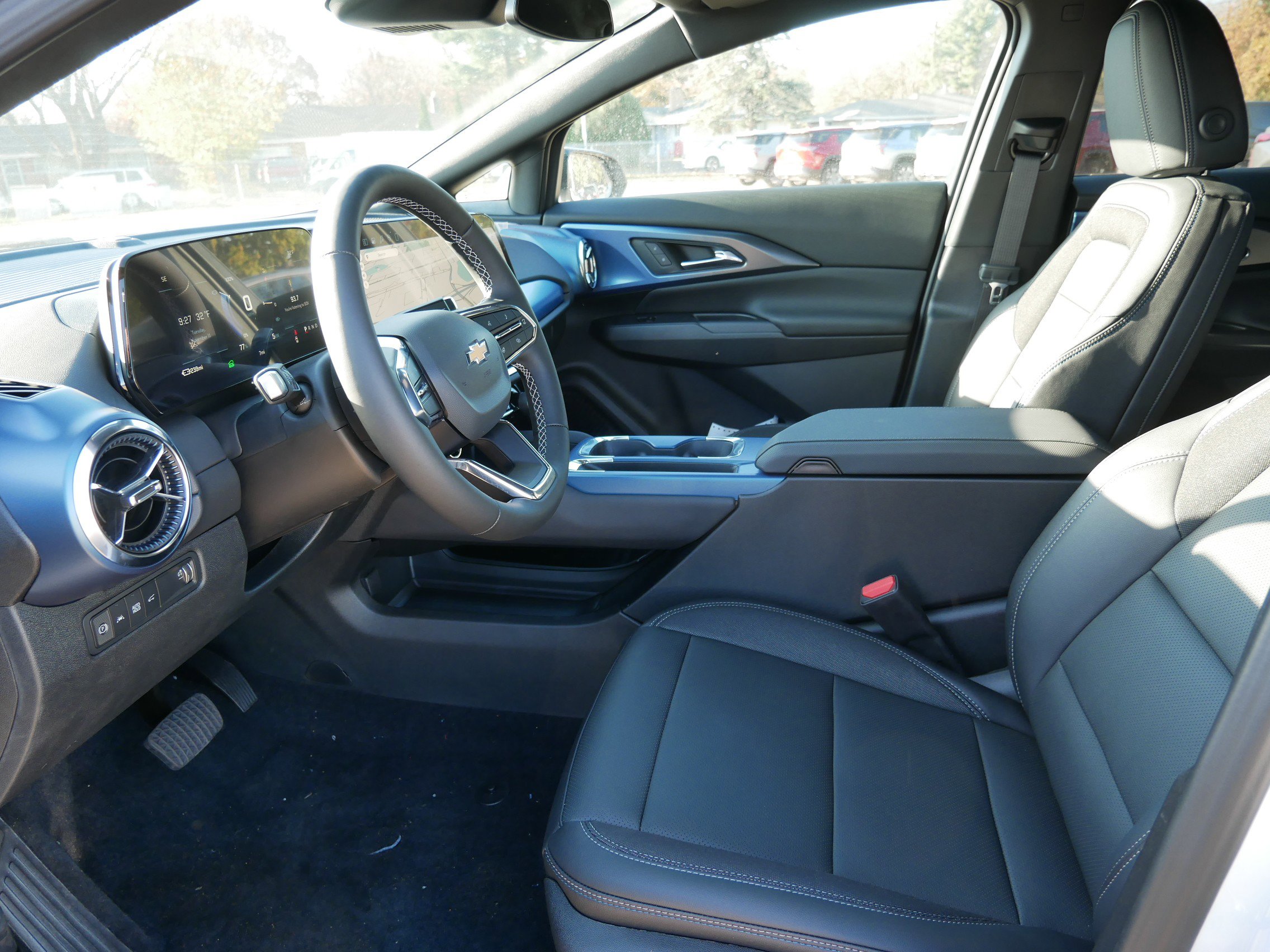 New 2026 Chevrolet Equinox EV LT AWD/4WD image 4