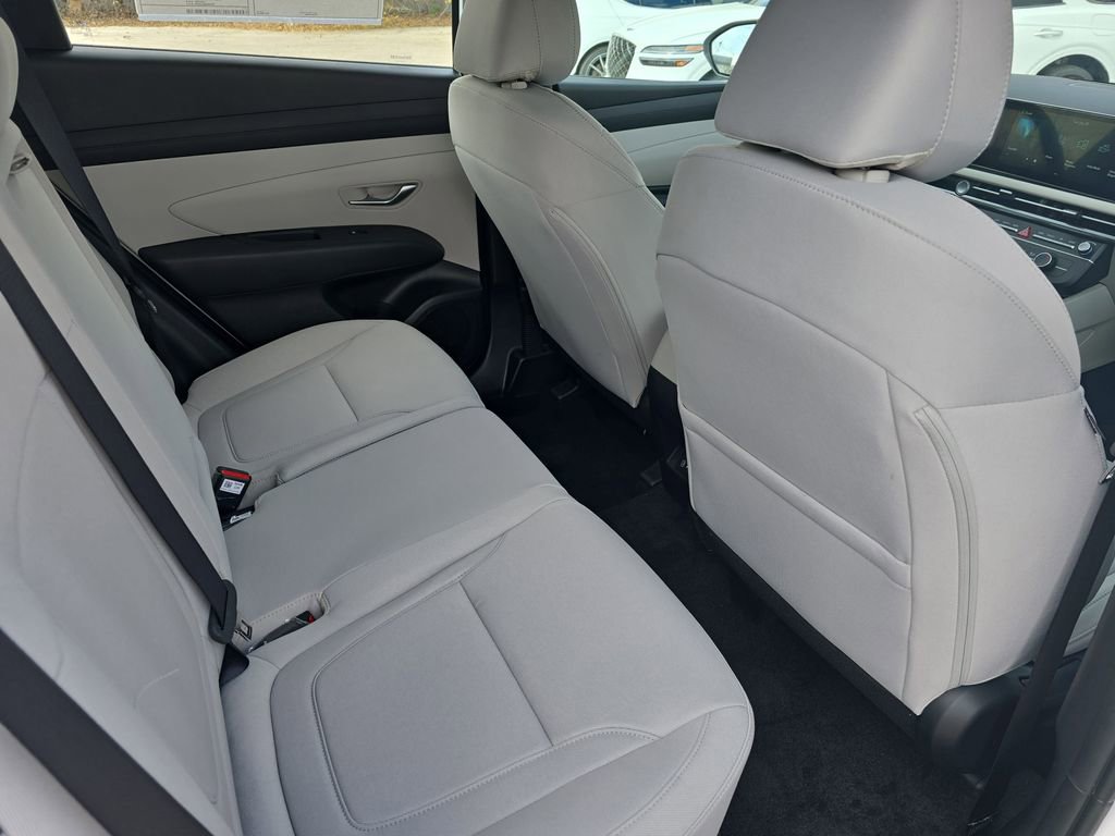 New 2026 Hyundai Tucson SE image 11