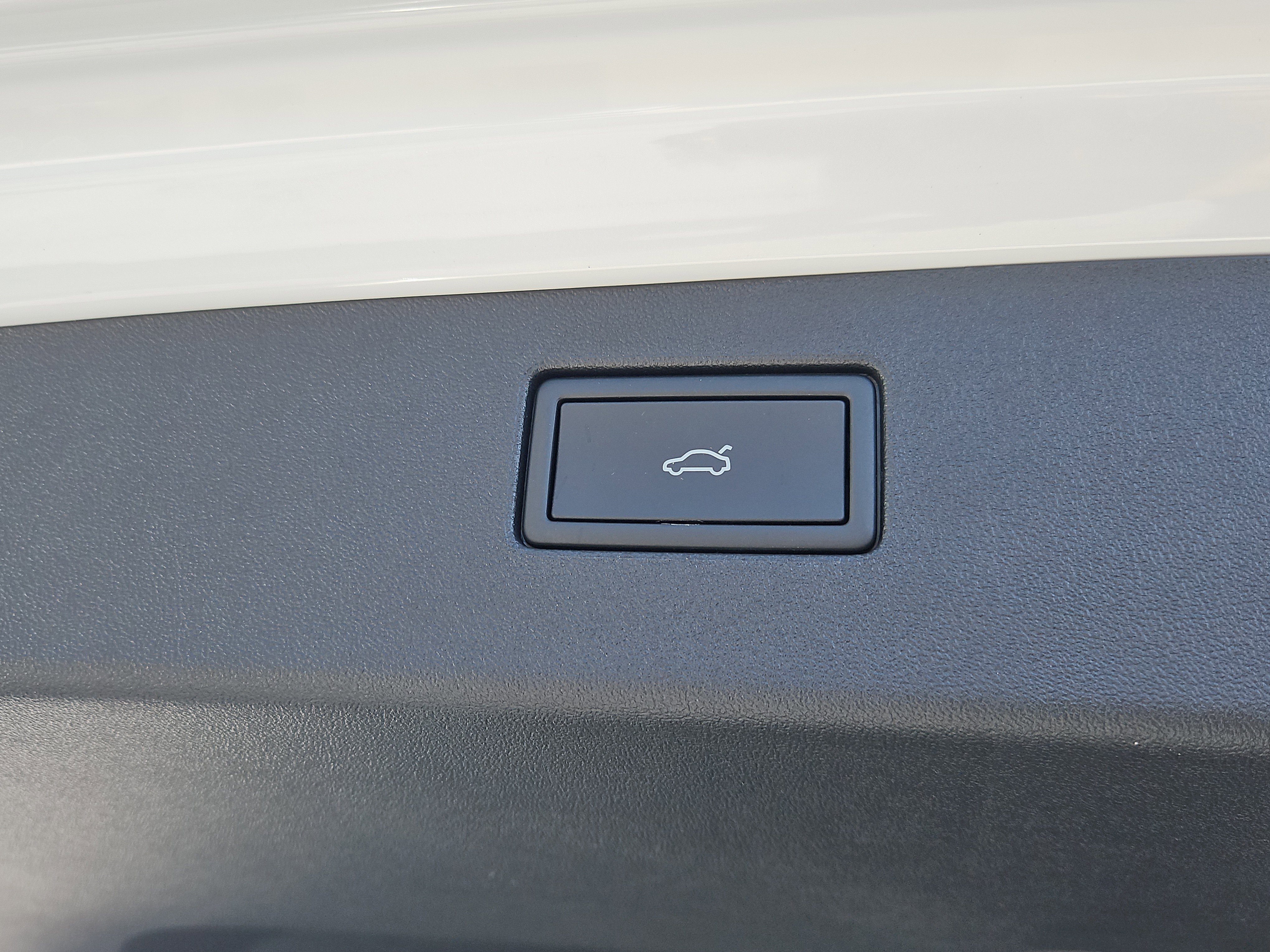 New 2026 Volkswagen Tiguan SE R-Line image 7