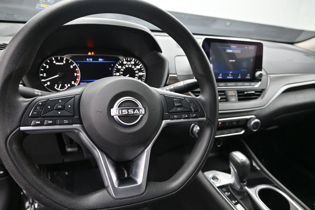 Used 2024 Nissan Altima 2.5 SV FWD image 22