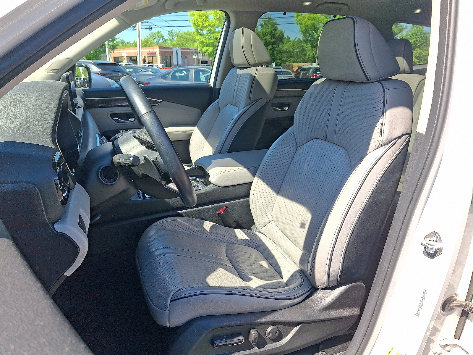 Used 2023 Honda Pilot Elite image 16