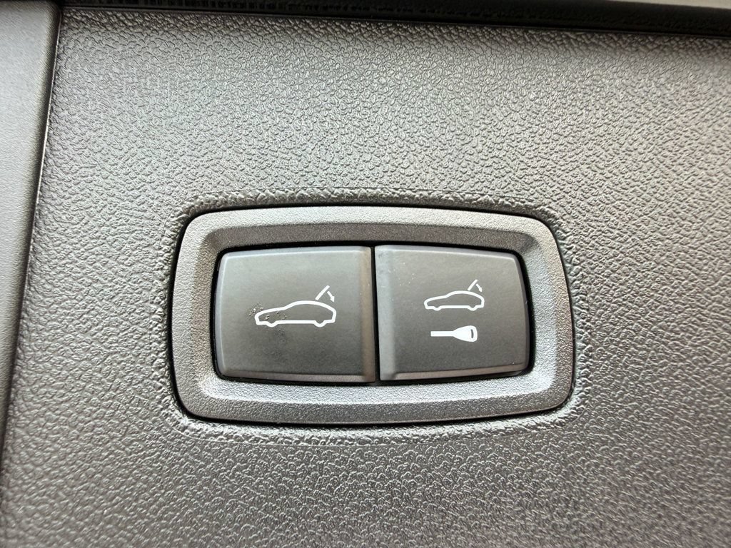Used 2023 Porsche Cayenne GTS AWD/4WD image 28