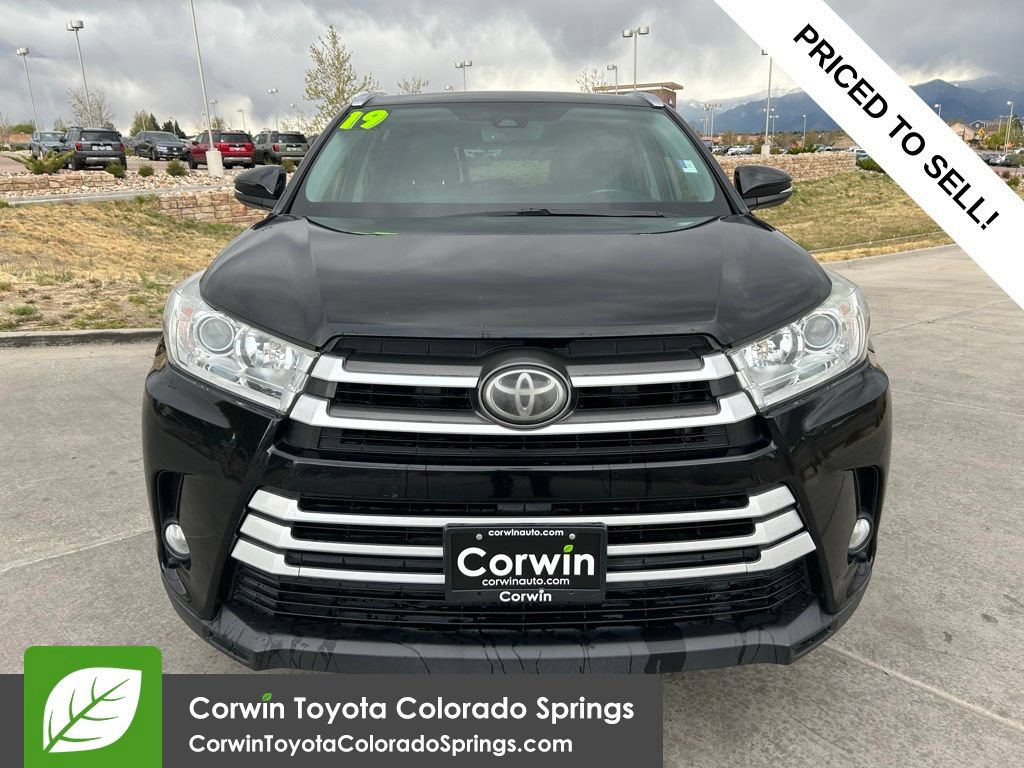 Used 2019 Toyota Highlander XLE FWD video 2