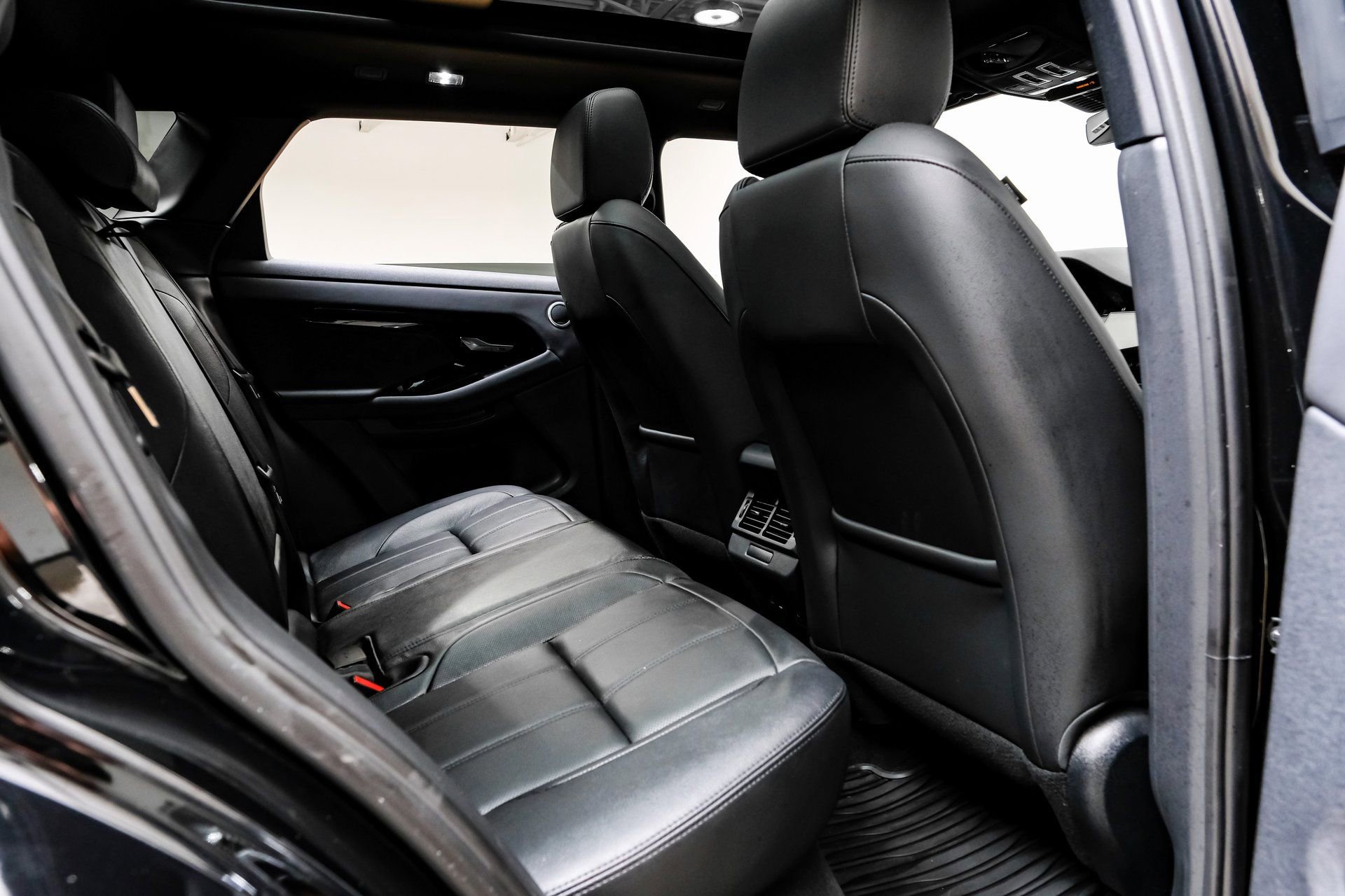 Used 2024 Land Rover Range Rover Evoque S image 36