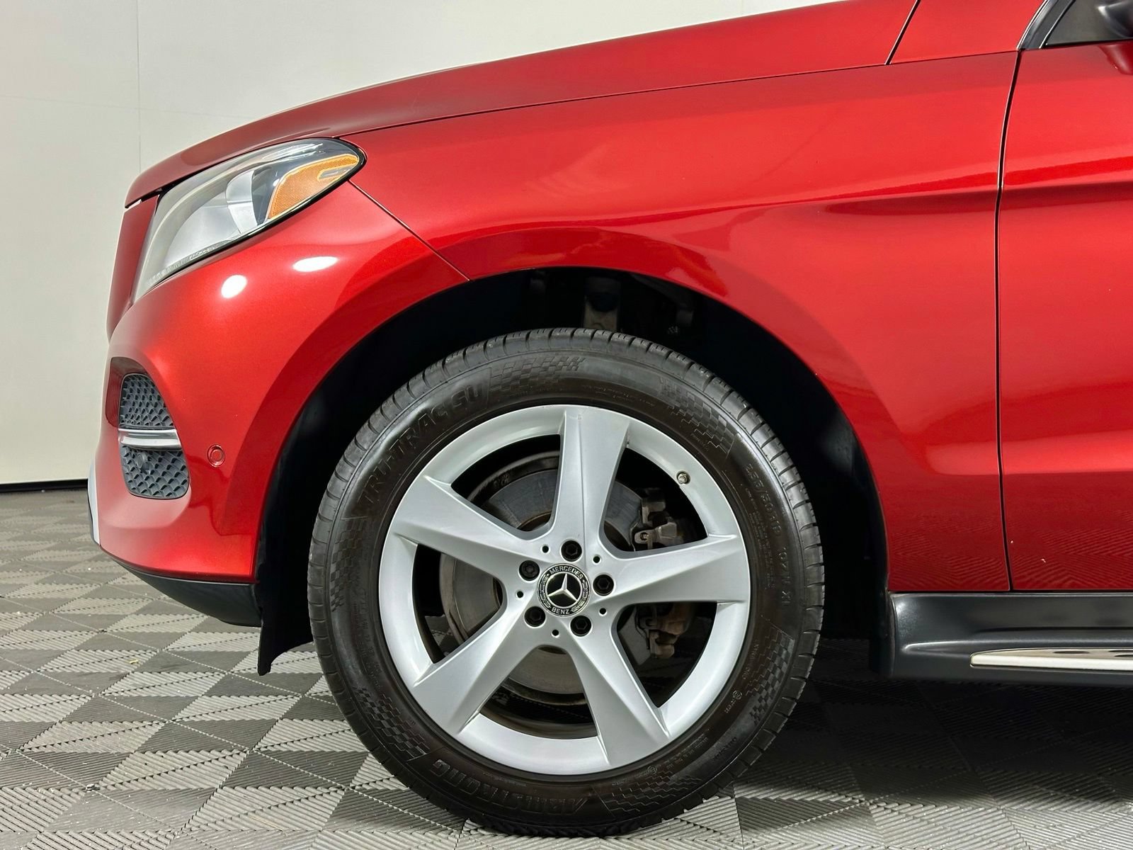 Used 2018 Mercedes-Benz GLE 350 w/ Premium 1 Package image 9
