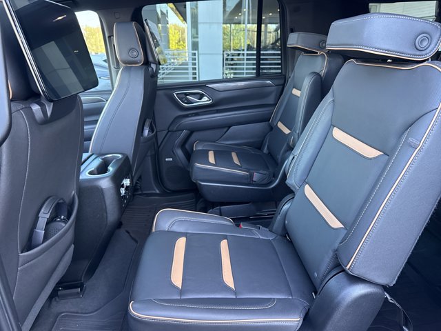 Used 2023 GMC Yukon XL AT4 w/ Technology Package image 5
