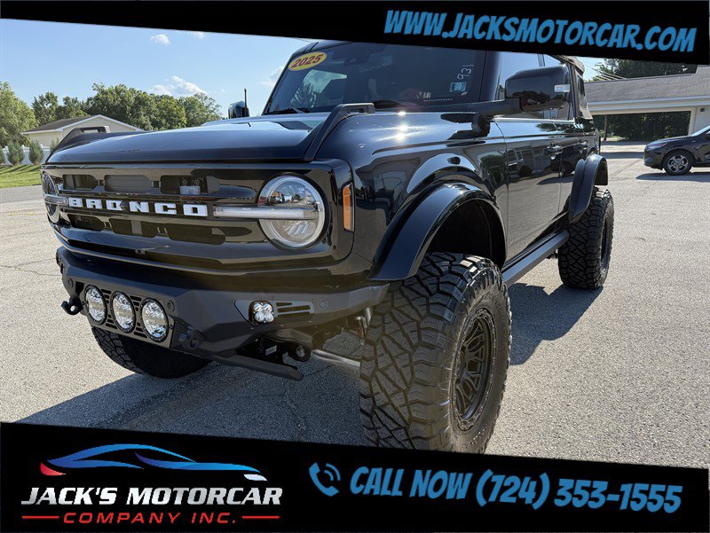 Used 2025 Ford Bronco Outer Banks AWD/4WD image 2
