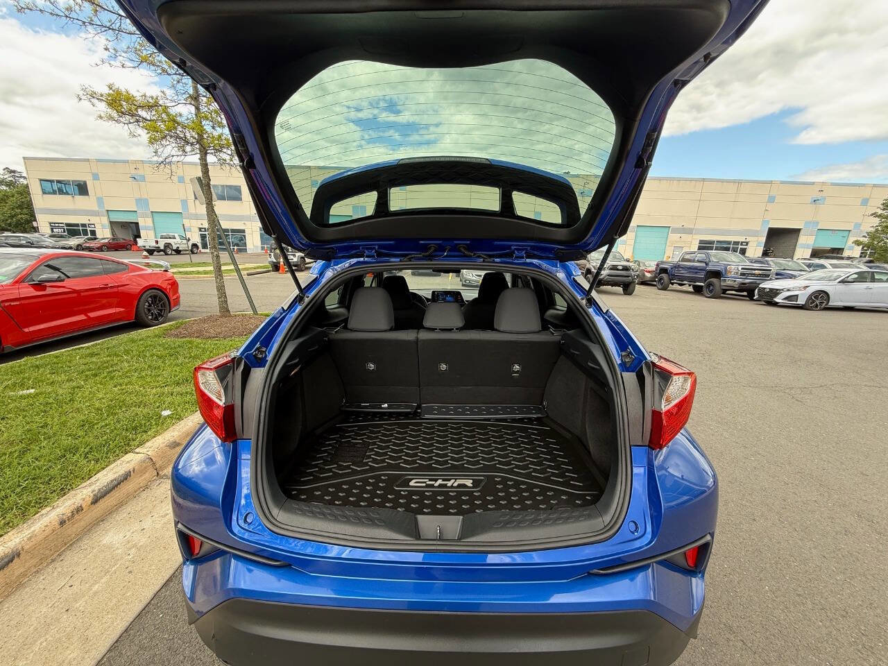 Used 2018 Toyota C-HR XLE image 20