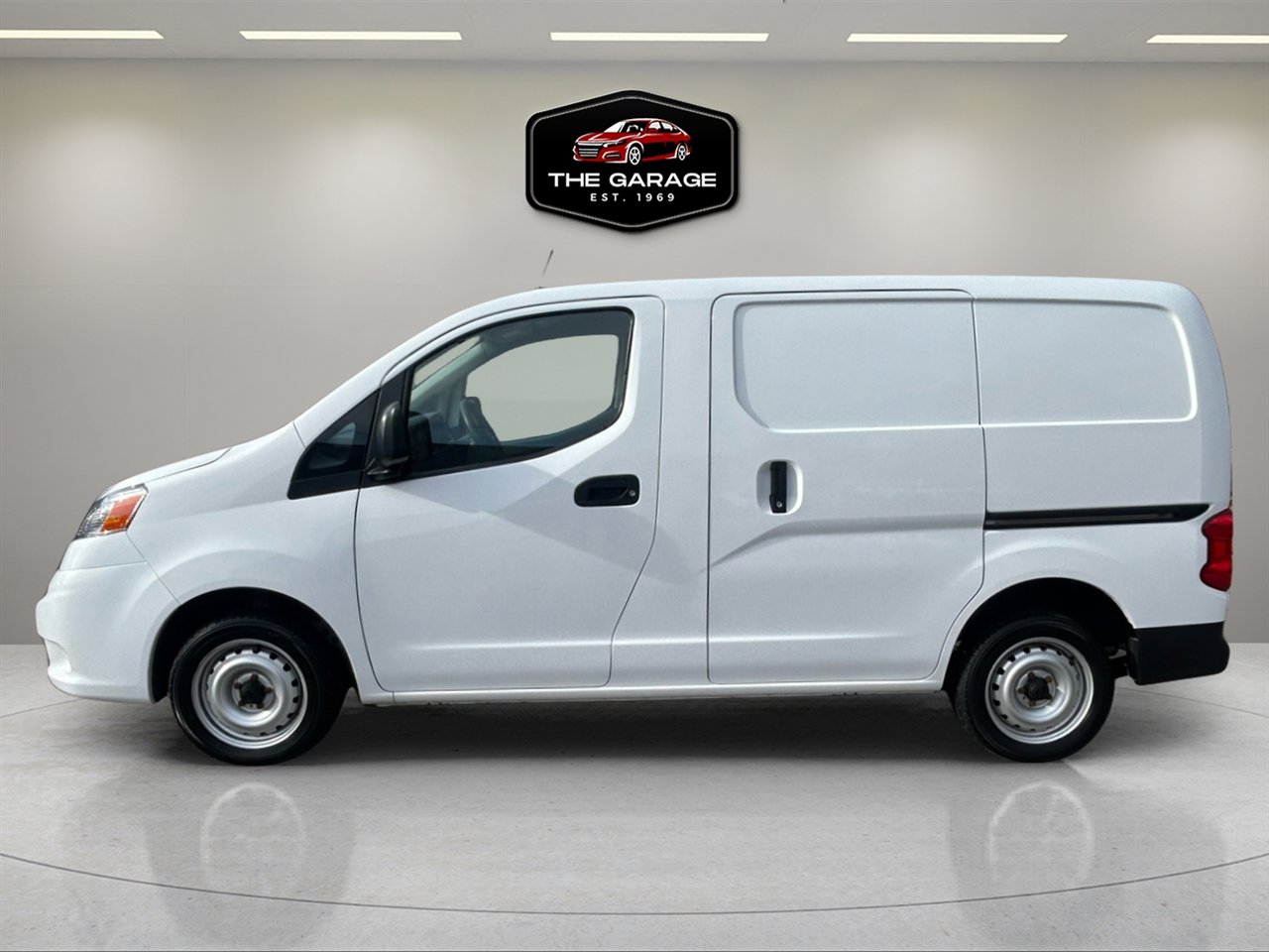 Used 2020 Nissan NV200 S image 2