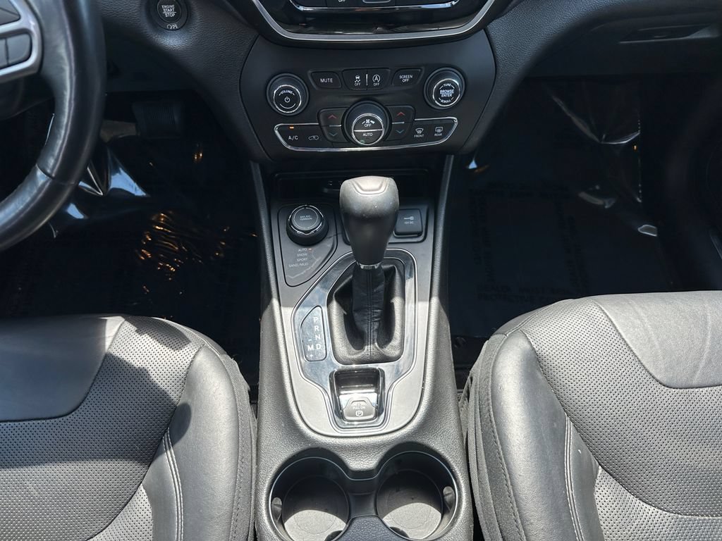 Used 2019 Jeep Cherokee Limited AWD/4WD image 11