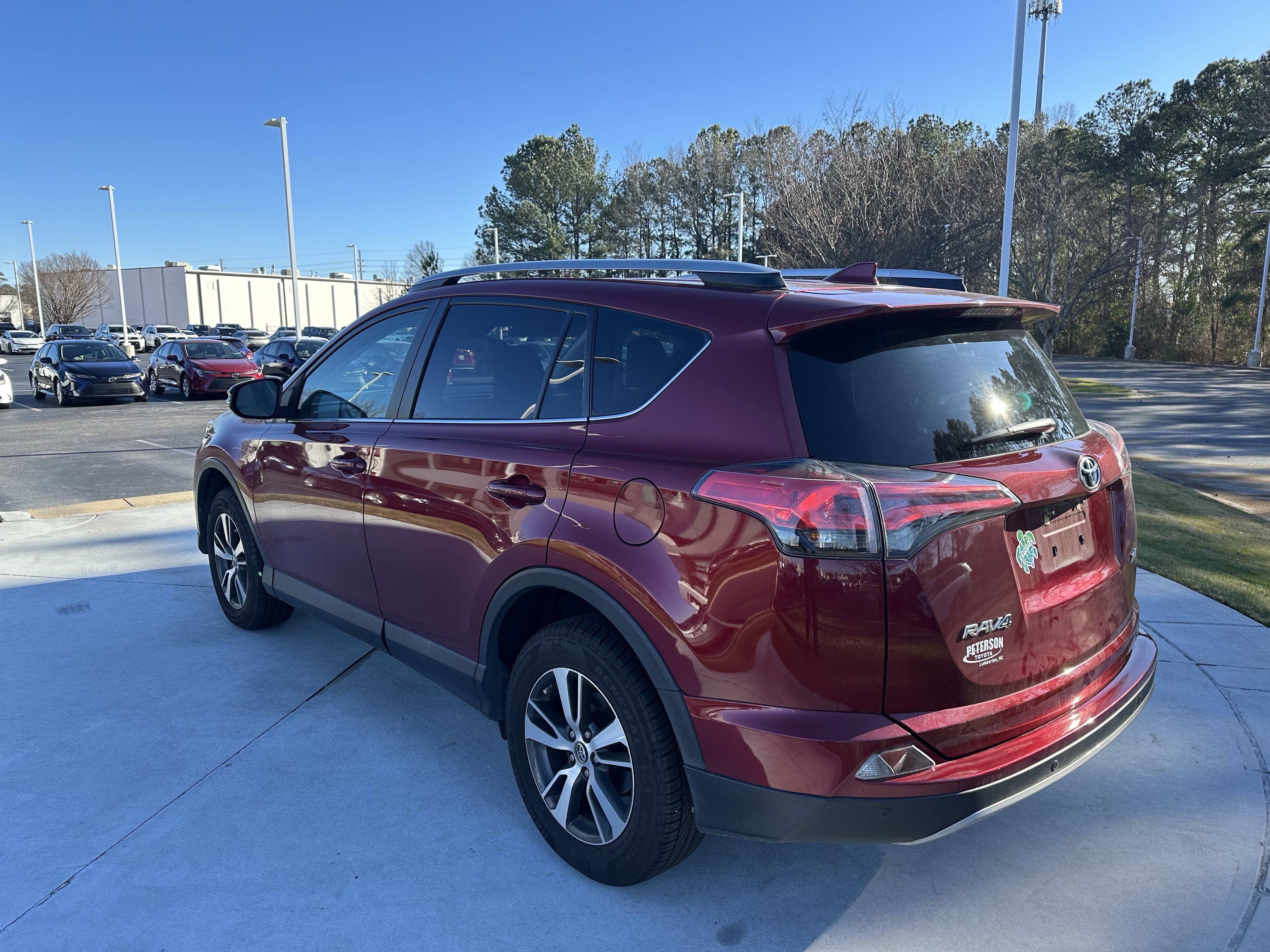 Used 2018 Toyota RAV4 XLE image 8