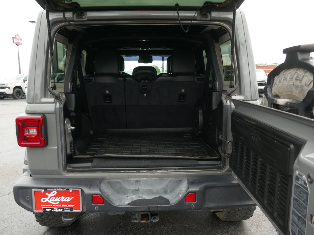 Used 2020 Jeep Wrangler Unlimited Sahara AWD/4WD image 16