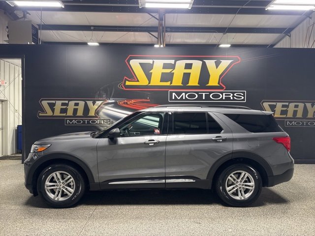 Used 2023 Ford Explorer XLT w/ Equipment Group 202A image 6