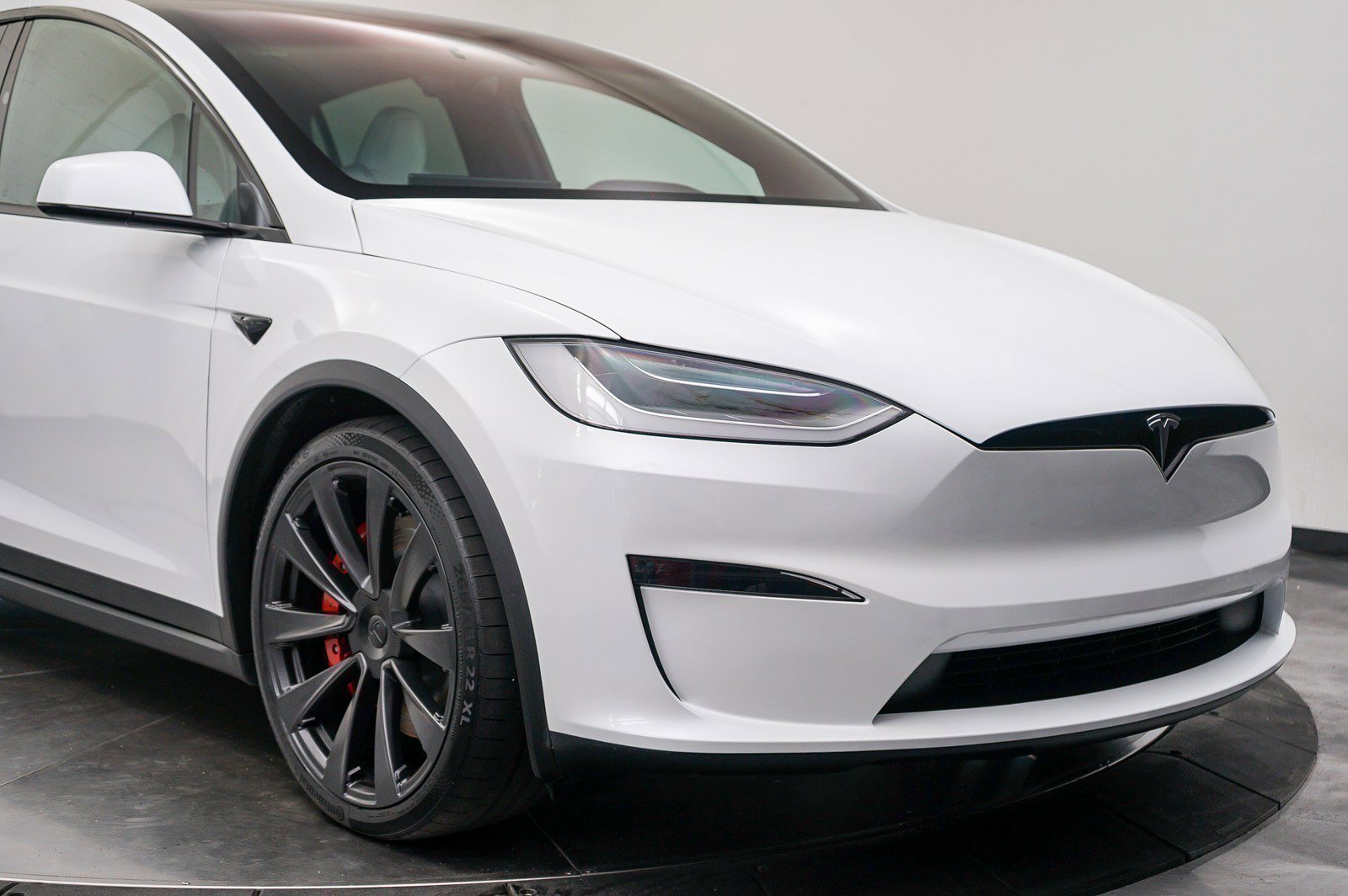 Used 2023 Tesla Model X Plaid image 14