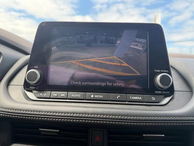 Used 2023 Nissan Rogue SV image 29