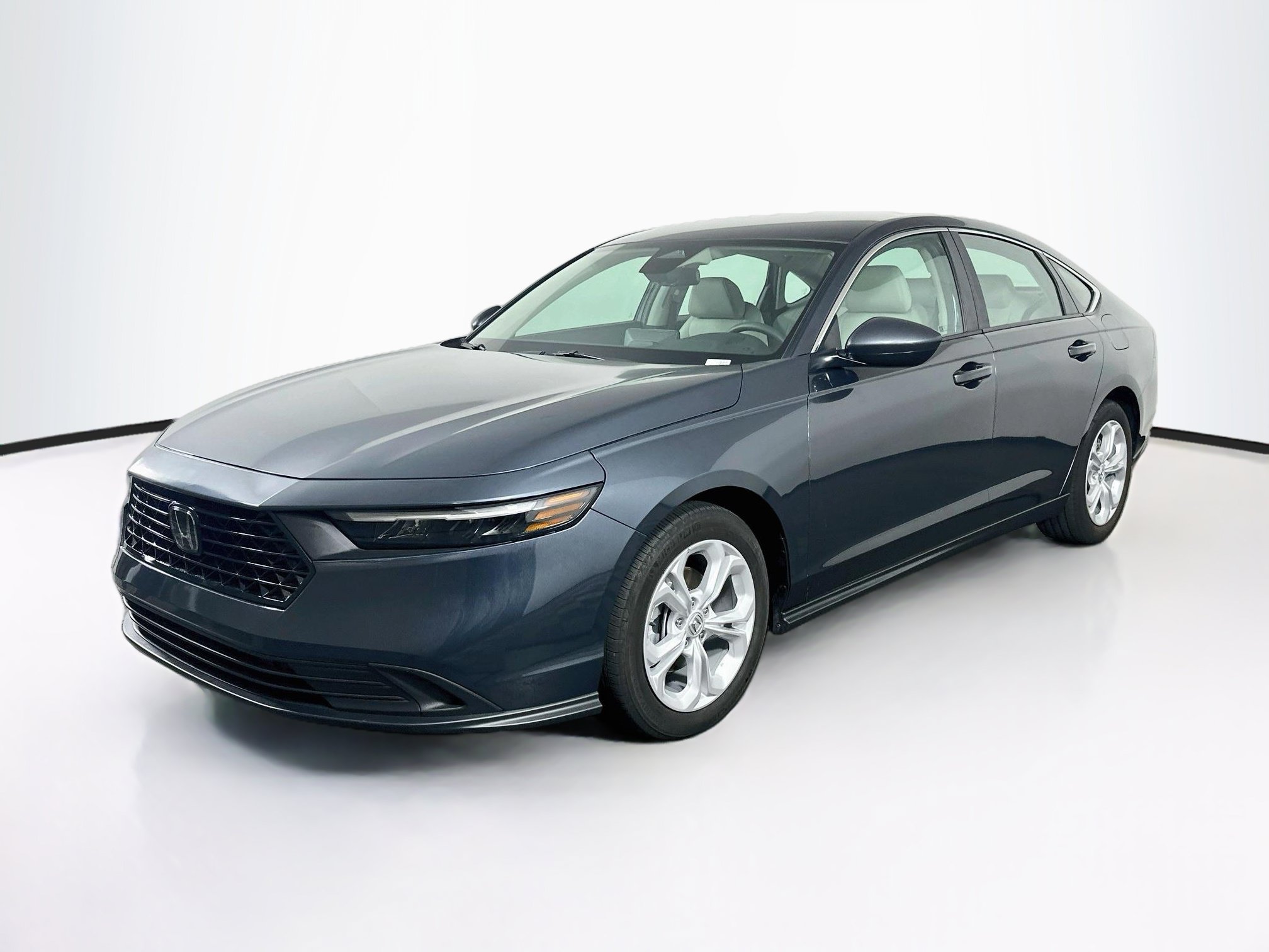 Used 2025 Honda Accord LX image 3