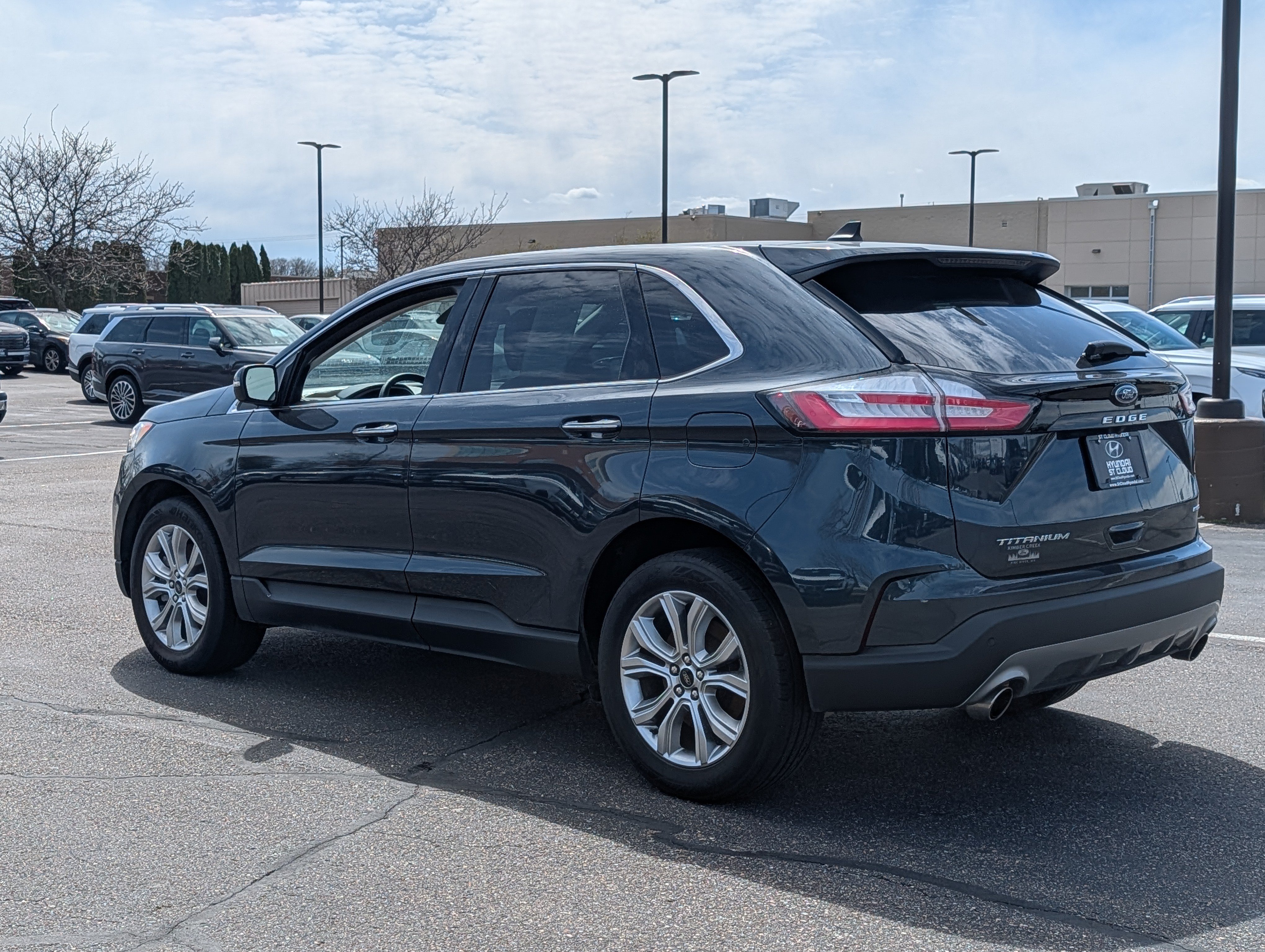 Used 2024 Ford Edge Titanium AWD/4WD image 3