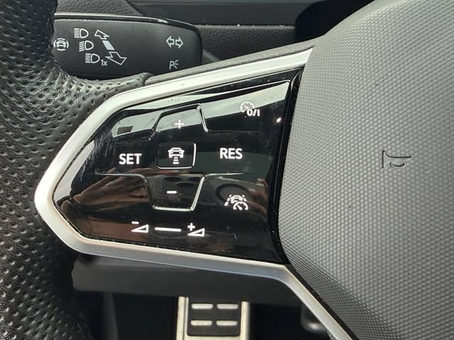 Used 2023 Volkswagen Tiguan SEL R-Line AWD/4WD image 27