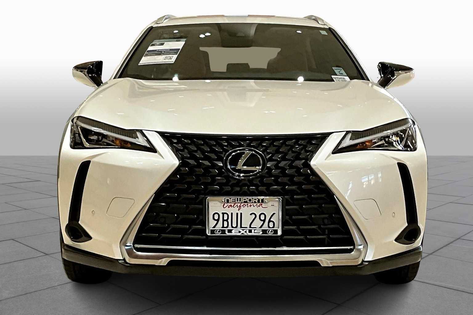 Used 2022 Lexus UX 200 w/ Accessory Package (Z1) FWD image 3