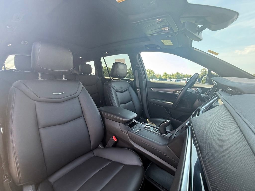 Certified 2024 Cadillac XT6 Luxury w/ LPO, Floor Liner Package AWD/4WD image 31