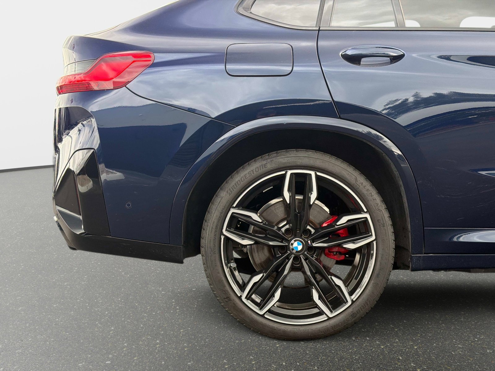 Used 2025 BMW X4 M40i AWD/4WD image 18