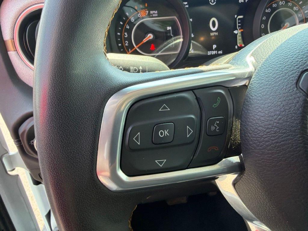 Used 2025 Jeep Wrangler Unlimited Sahara AWD/4WD image 19
